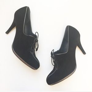 Stuart Weitzman Suede Lace Up Oxford Heel Booties